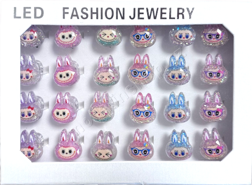 Ring svítící Labubu bez cukrovinky 24ks v bal. prstýnek v kazetě